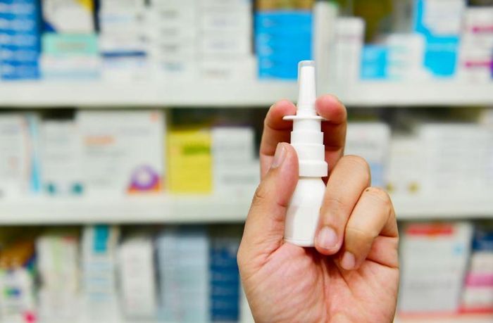 Việc sử dụng thuốc trị ngạt mũi nên được thực hiện theo hướng dẫn và chỉ định của bác sĩ hoặc dược sĩ.