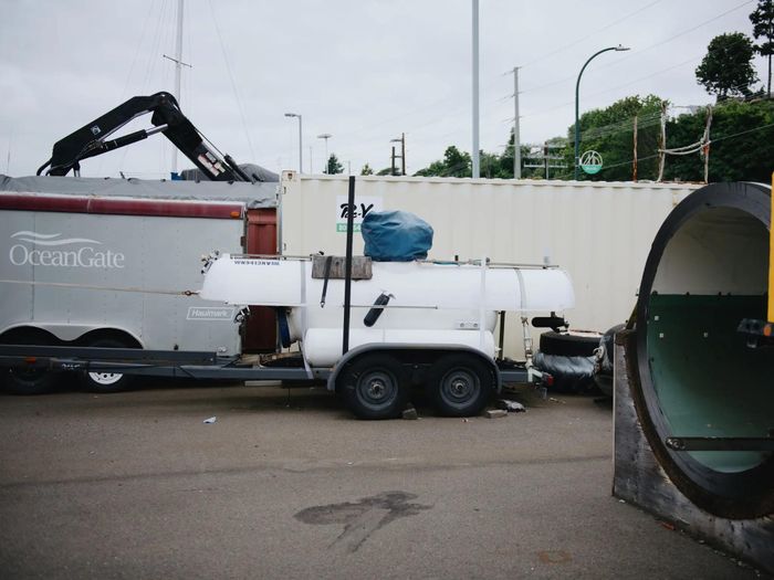  Thiết bị tại trụ sở OceanGate ở xưởng đóng tàu cảng Everett ở Washington. Ảnh: New York Times. 