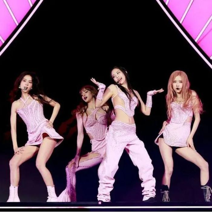 Blackpink trên sân khấu Born Pink World Tour