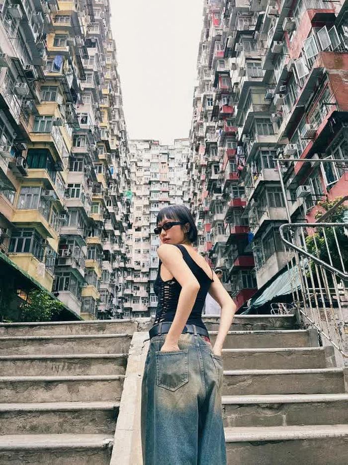 Diệu Nhi cắt tóc ngắn ngang tai, chụp ảnh như fashionista chuyên nghiệp tại Hongkong (Trung Quốc)