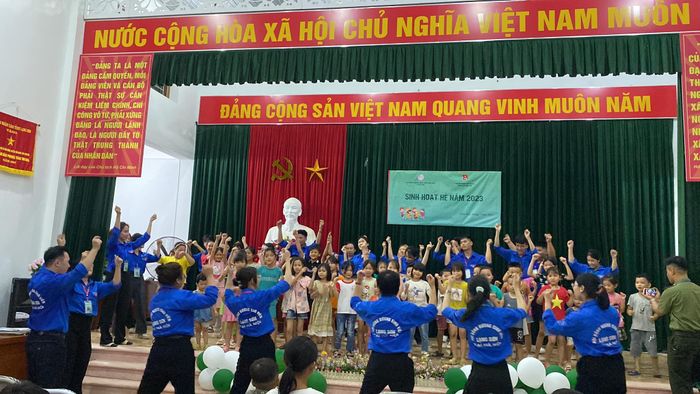  Tổ chức sinh hoạt hè cùng các em thiếu nhi 