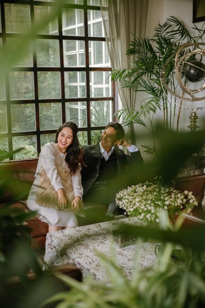 Chuyện tình cặp đôi cô trò lệch tuổi nhận được rất nhiều sự quan tâm của người hâm mộ (Ảnh: FBNV)