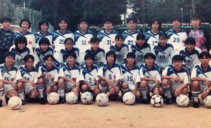 Đội tuyển bóng đá nữ Việt Nam đầu tiên được thành lập vào năm 1997 để tham dự SEA Games 19