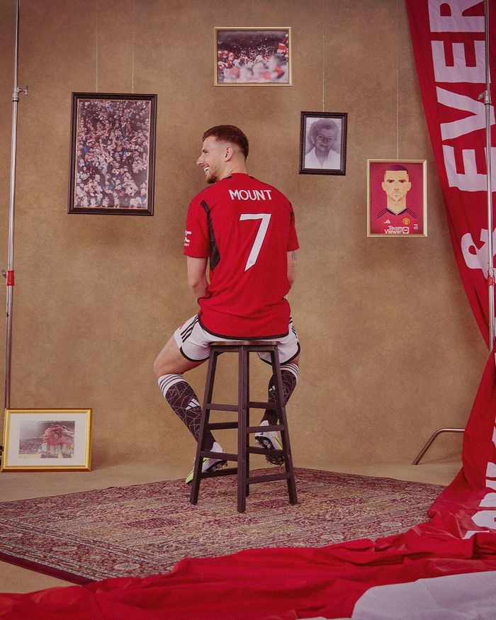 Mason Mount ký hợp đồng 5 năm và sẽ mặc áo số 7 ở MU