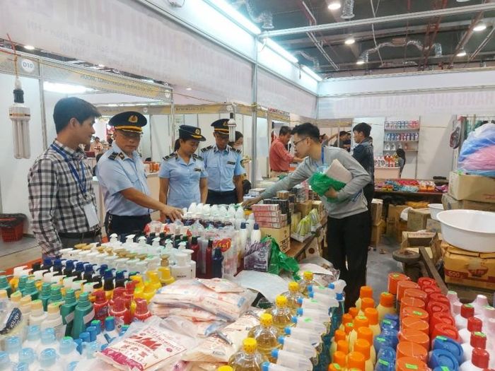 Thời gian qua, lực lượng Quản lý thị trường tỉnh Quảng Ninh đã tổ chức nhiều chương trình tuyên truyền phổ biến pháp luật về an toàn thực phẩm