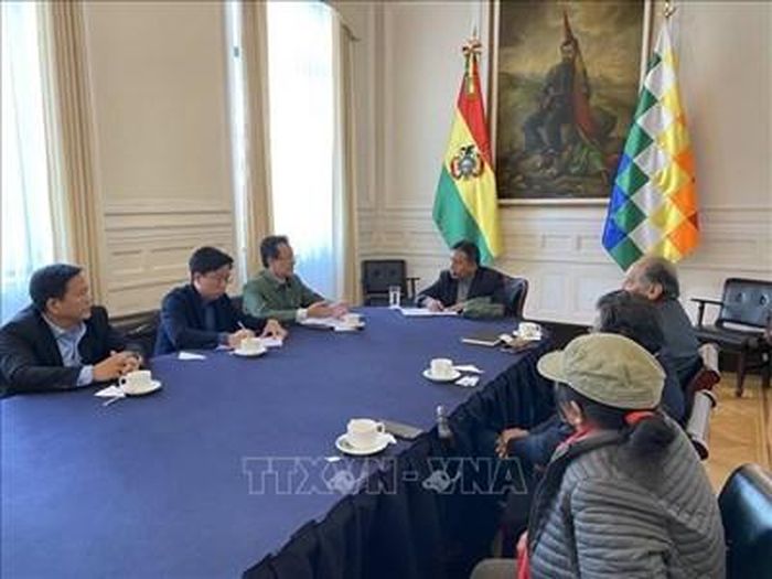 Đoàn đại biểu Đảng ta thăm, làm việc tại Bolivia. Ảnh: TTXVN