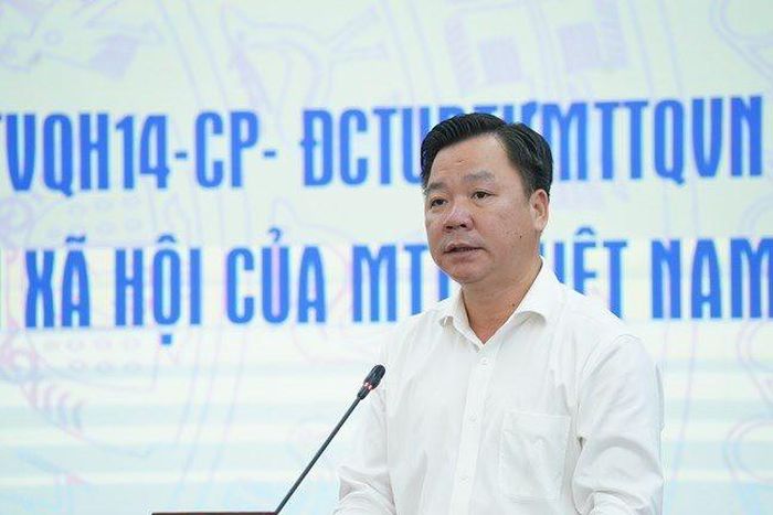 Phó Chủ tịch Ủy ban Mặt trận Tổ quốc Việt Nam thành phố Hà Nội Nguyễn Sỹ Trường tham luận tại hội nghị.