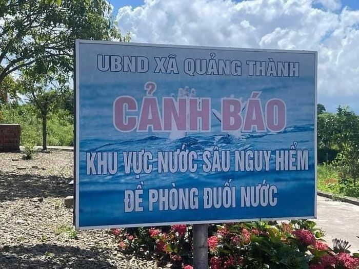  Chính quyền địa phương đã cắm biển cảnh báo nguy hiểm, cấm tắm