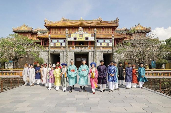 Áo dài với nhiều hoạt động liên quan là điểm đặc biệt trong lễ hội mùa thu 