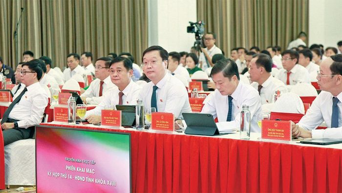 Các đại biểu tham dự kỳ họp. Ảnh: Khắc Ngọc