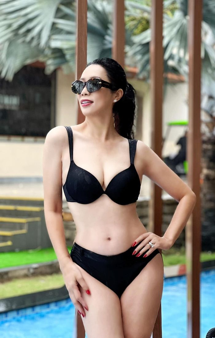 Nữ nghệ sĩ từng chia sẻ bản thân có vóc dáng như vậy nhiều phần do may mắn. Trịnh Kim Chi không luyện tập quá nhiều nhưng ăn uống khoa học.