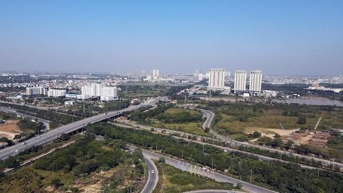 Bất động sản bắt đầu có giao dịch trở lại. Ảnh: Hoàng Anh