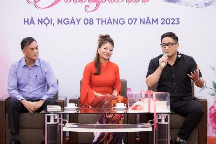 Minh Tiệp hứa ngồi vào ghế đạo diễn nếu Tina Yuan chuyển thể tác phẩm này thành phim