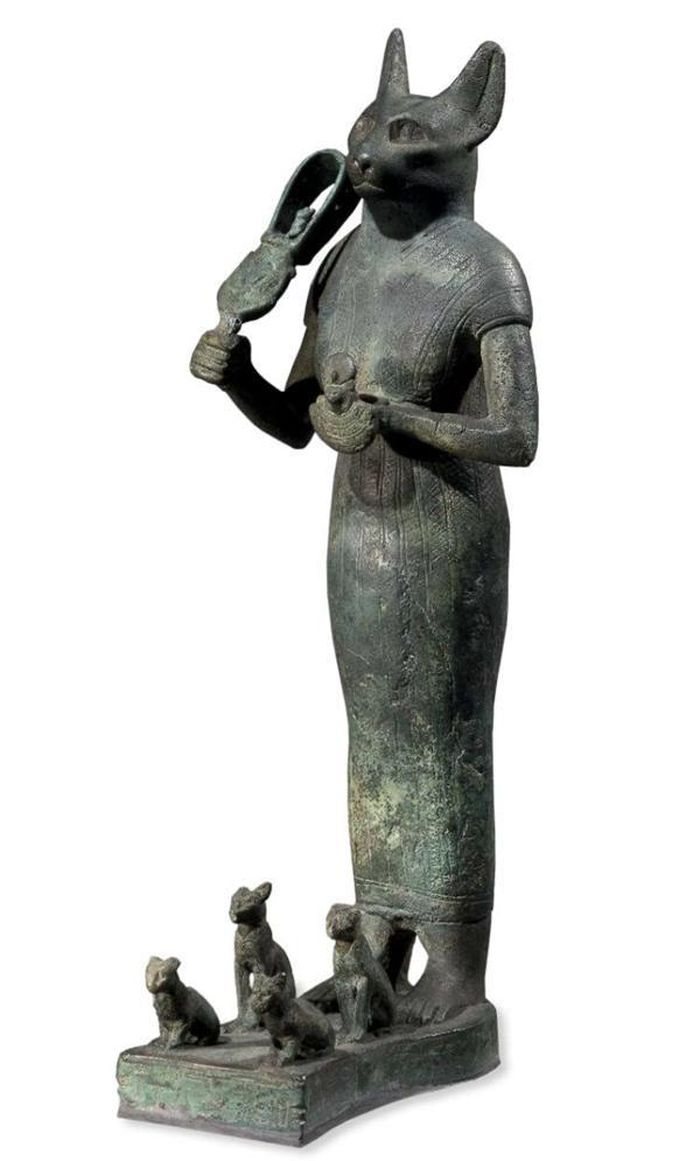 Tượng nữ thần Bastet bằng đồng tại Bảo tàng Anh. Ảnh: Zhangying