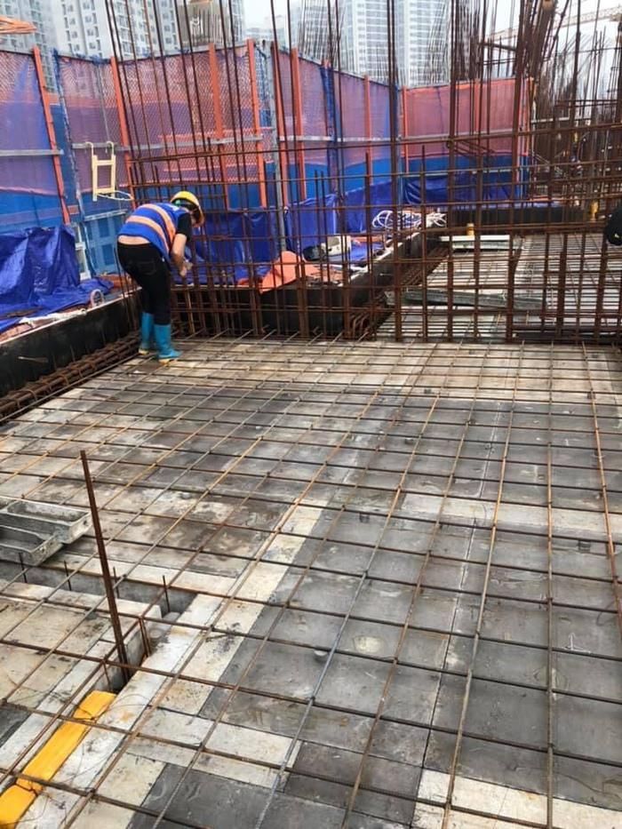 Công việc xây dựng khá nặng nhọc đối với chị em phụ nữ