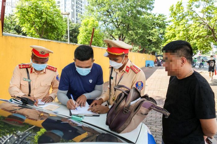 Tình trạng này đã diễn ra trong thời gian dài dù lực lượng chức năng thường xuyên tuần tra kiểm soát, xử lý.