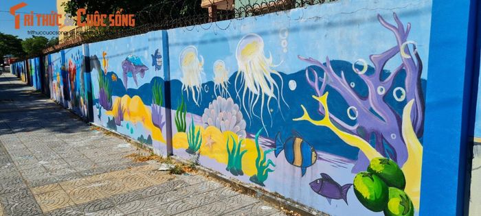 Nhắc đến Đà Nẵng, không thể không nhắc đến biển...Biển Đà Nẵng có sức thu hút đặc biệt đối với du khách trong nước lẫn quốc tế, sở hữu bờ biển cát trắng mịn với nhiều bãi tắm sạch, trong đó có cả bãi biển được xếp vào danh sách những bãi biển đẹp nhất hành tinh.