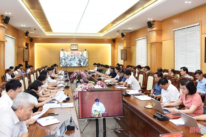 Toàn cảnh điểm cầu Hà Tĩnh.