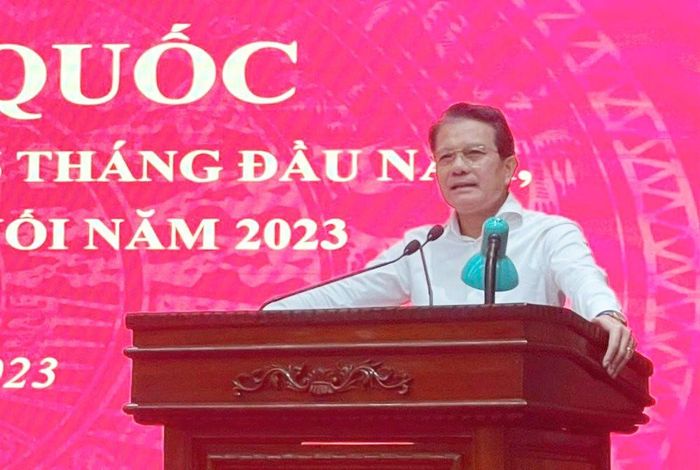 Chủ nhiệm Ủy ban Kiểm tra Thành ủy Hà Nội Hoàng Trọng Quyết phát biểu tại hội nghị.