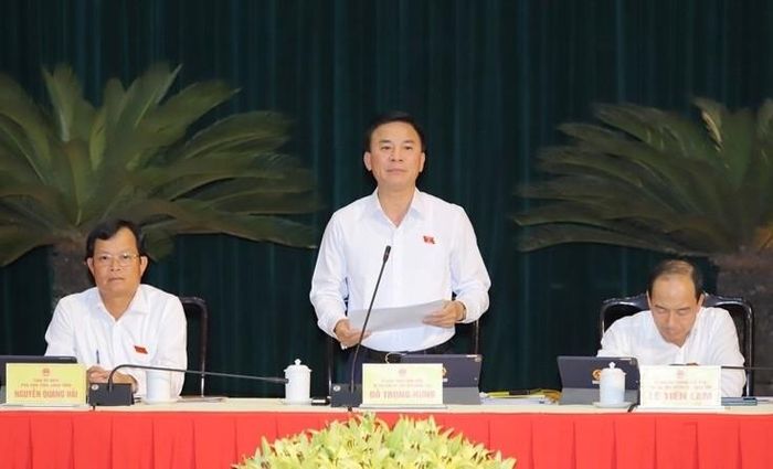 Ông Đỗ Trọng Hưng - Ủy viên Trung ương Đảng, Bí thư Tỉnh ủy, Chủ tịch HĐND tỉnh Thanh Hóa điều hành phiên chất vấn tại kỳ họp. Ảnh: TL.