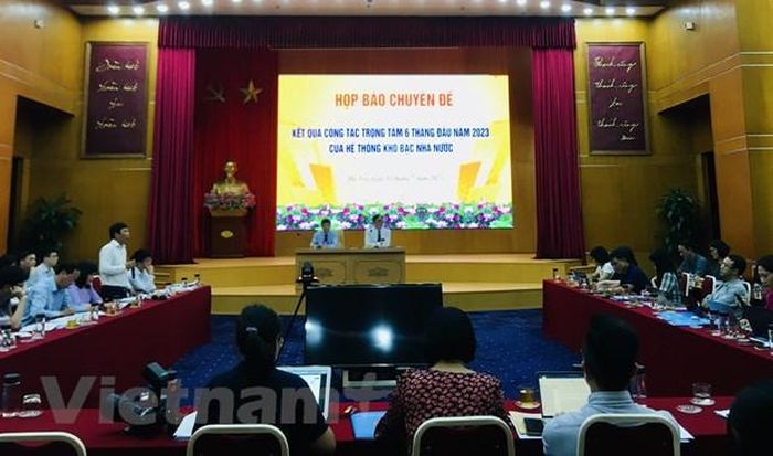 Họp báo chuyên đề về kết quả công tác trọng tâm của hệ thống kho bạc trong 6 tháng đầu năm, ngày 11/7. (Ảnh: Hạnh Nguyễn/Vietnam+)