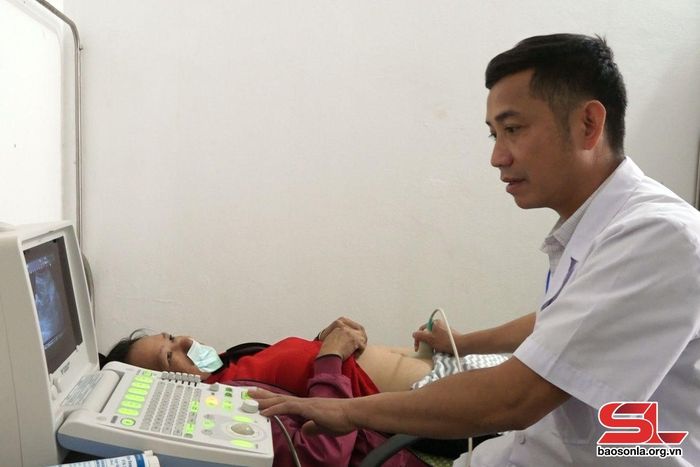Trạm Y tế các xã được đầu tư trang thiết bị đáp ứng nhu cầu chăm sóc sức khỏe cho nhân dân.
