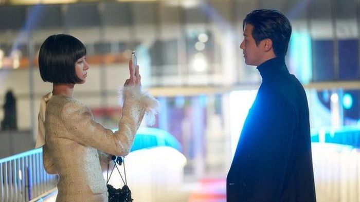 Park Gyu Young vào vai nữ chính Seo Ah Ri (trái)