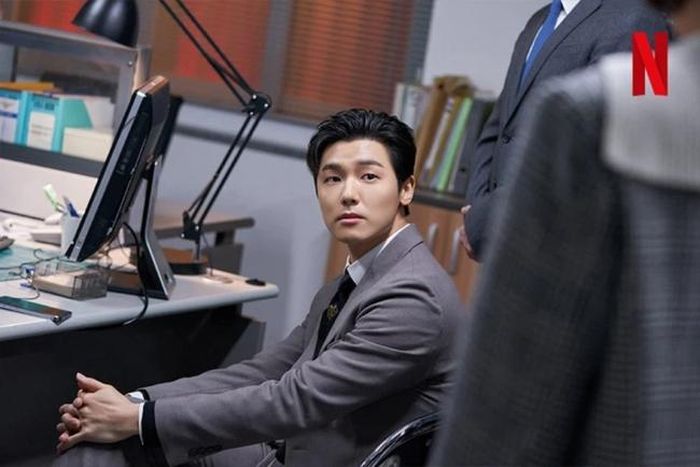 Kang Min Hyuk vào vai giám đốc trẻ Han Jun Kyung