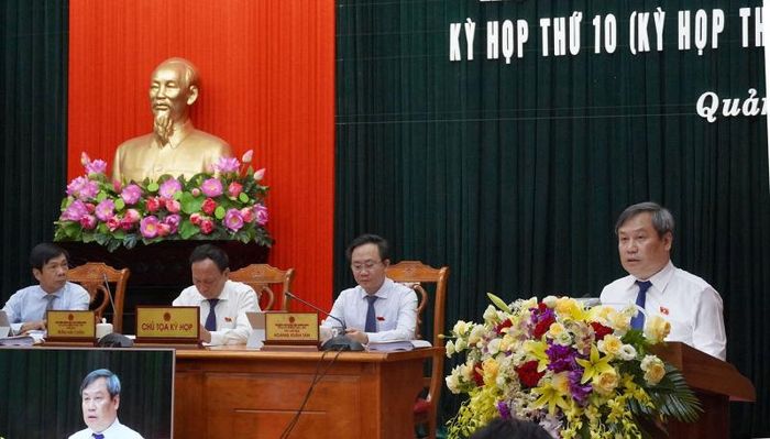 Bí thư Tỉnh ủy, Trưởng Đoàn ĐBQH tỉnh Vũ Đại Thắng phát biểu chỉ đạo kỳ họp