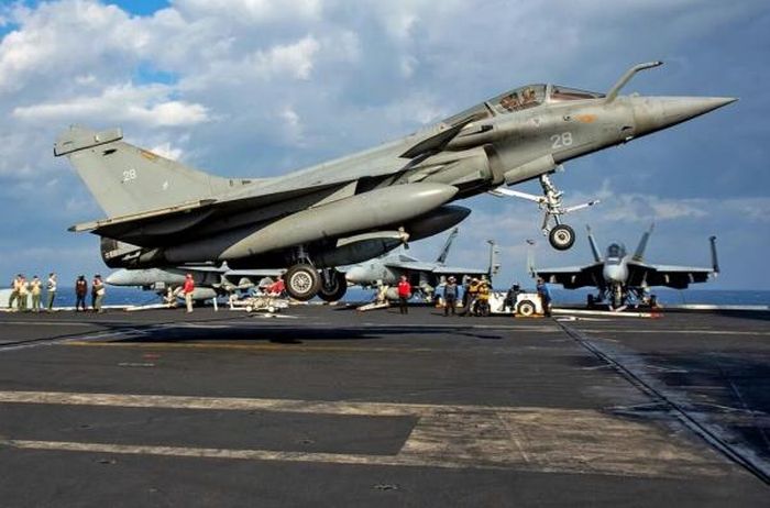 Máy bay chiến đấu Rafale của Pháp.
