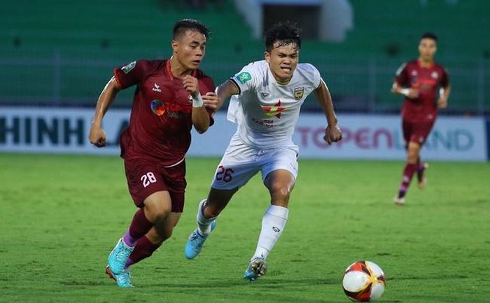 Bình Định (áo sẫm) từng vào chung kết Cúp QG năm ngoái và rất muốn tái lập thành tích này ở mùa bóng năm nay. Ảnh: Cường Lê