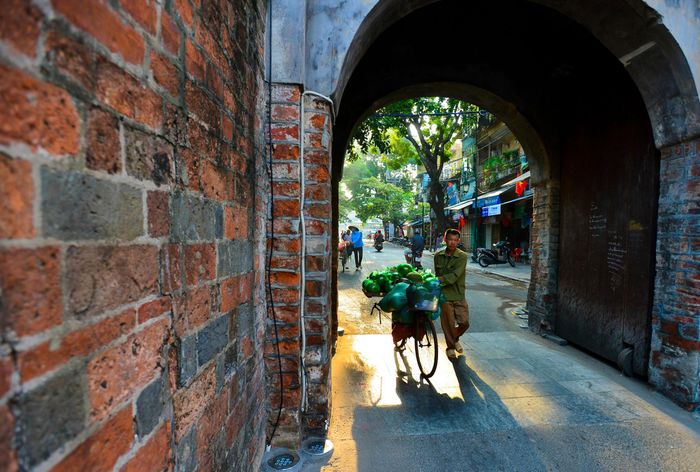 Mảnh ghép nhỏ trong bức tranh mưu sinh hối hả của Hà Nội