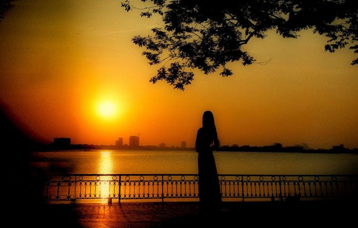 Dường như giữa những hối hả của cuộc sống thường ngày, đâu đó có những khoảnh khắc như nhắc con người ta sống chậm lại