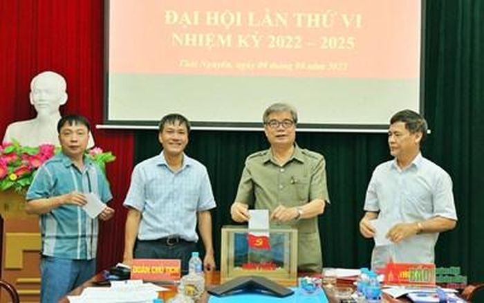 Công ty Cổ phần Thương mại Thái Hưng (Thái Nguyên) là một trong những doanh nghiệp khu vực ngoài nhà nước có tổ chức đảng hoạt động chất lượng, hiệu quả. Trong ảnh: Chi bộ Hành chính-Nhân sự thuộc Đảng bộ công ty tổ chức Đại hội chi bộ nhiệm kỳ 2022-2025. Ảnh: TRƯỜNG GIANG