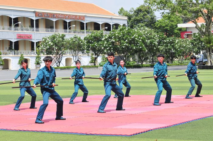 Dân quân tự vệ TPHCM biểu diễn võ thuật tại hội diễn quốc phòng, thể thao