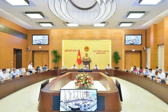 Toàn cảnh phiên họp.