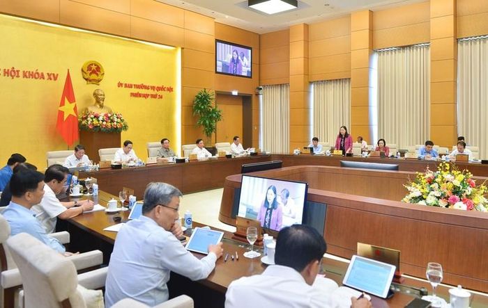Toàn cảnh phiên họp.