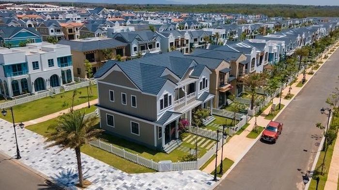 Xung đột pháp luật gây “nghẽn đường” sự phát triển của thị trường bất động sản. Ảnh: Hoàng Anh