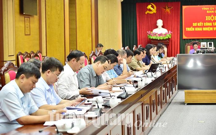 Các đại biểu dự hội nghị.