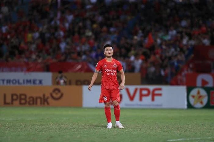 Quang Hải không nói về mục tiêu vô địch với CAHN - Ảnh: Hoàng Linh