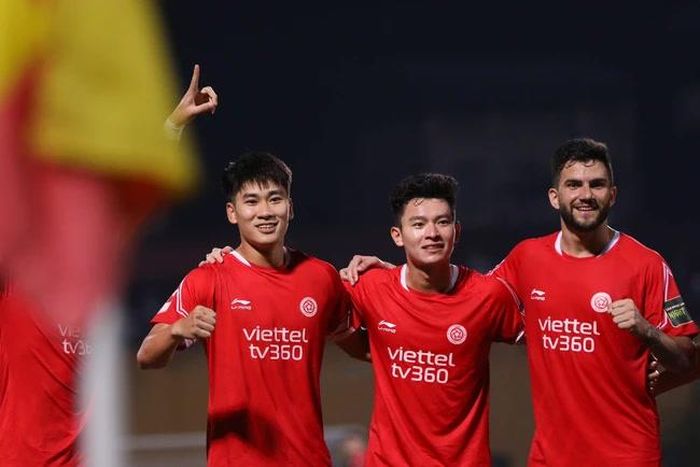 Dàn cầu thủ trẻ đồng đều, thiện chiến của Viettel đang giúp họ đua đường trường mạnh mẽ. Ảnh: Hoàng Linh
