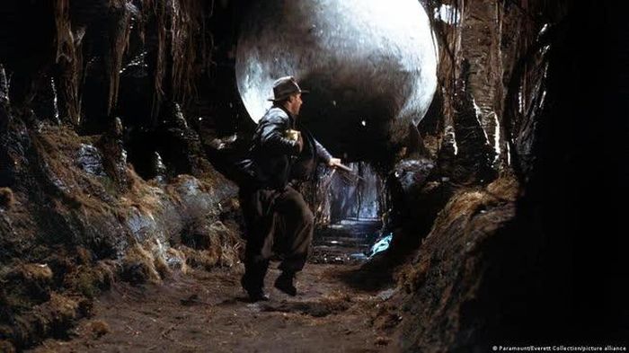 Harrison Ford đã quay cảnh mở đầu mang tính biểu tượng này từ 'Raiders of the Lost Ark' 10 lần. Ảnh: Paramount/Everett Collection/picture alliance