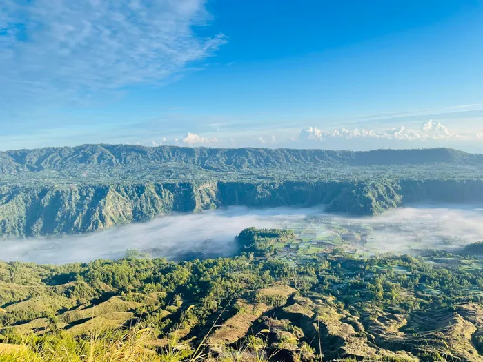 'Săn mây, đón bình minh' trên đỉnh núi lửa Batur