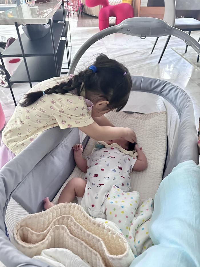 Hiện tại, Suchin đã lên chức chị ba sau khi mẹ bỉm Đàm Thu Trang vừa hạ sinh quý tử Sutin