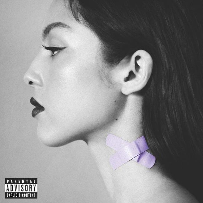 Olivia Rodrigo ma mị trên bìa đĩa đơn “Vampire”