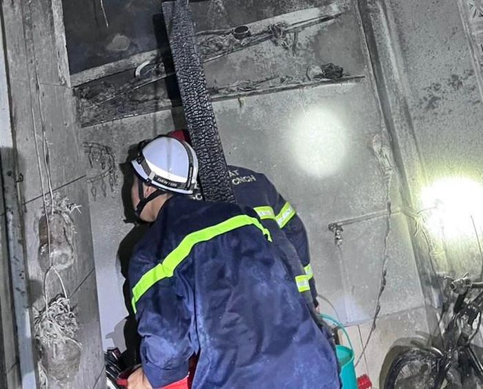 Lực lượng Cảnh sát PCCC và CNCH - CAQ Tây Hồ phối hợp xử lý đám cháy