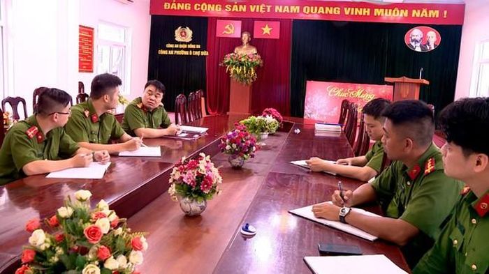 Công an phường Ô Chợ Dừa triển khai các mặt công tác công an, nhằm đảm bảo ANTT địa bàn
