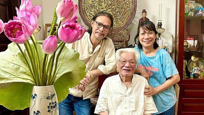  GS, NSND Trần Bảng và gia đình nghệ sĩ Trần Lực. Ảnh: FB nghệ sĩ Trần Lực 