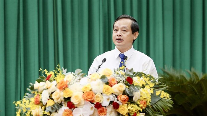 Phó Bí thư Thường trực Tỉnh ủy, Chủ tịch HĐND tỉnh Phạm Hoàng Sơn phát biểu khai mạc kỳ họp