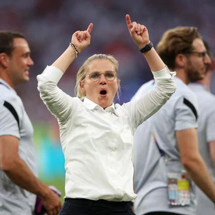 Không đội tuyển nào vô địch khi có HLV nước ngoài dẫn dắt qua 30 kỳ World Cup nam và nữ. Bốn HLV có thể thay đổi lịch sử gồm Tony Gustavsson (Australia), Bev Priestman (Canada), Pia Sundhage (Brazil) và Sarina Wiegman (Anh).